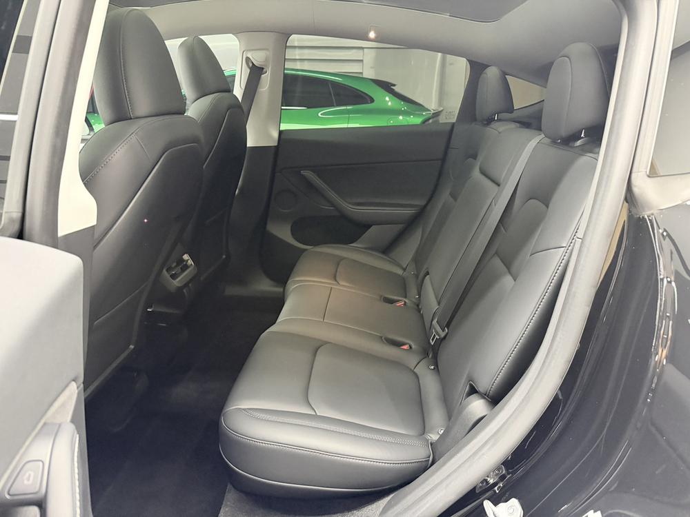 Tesla Model Y 2023 immagine di auto #14