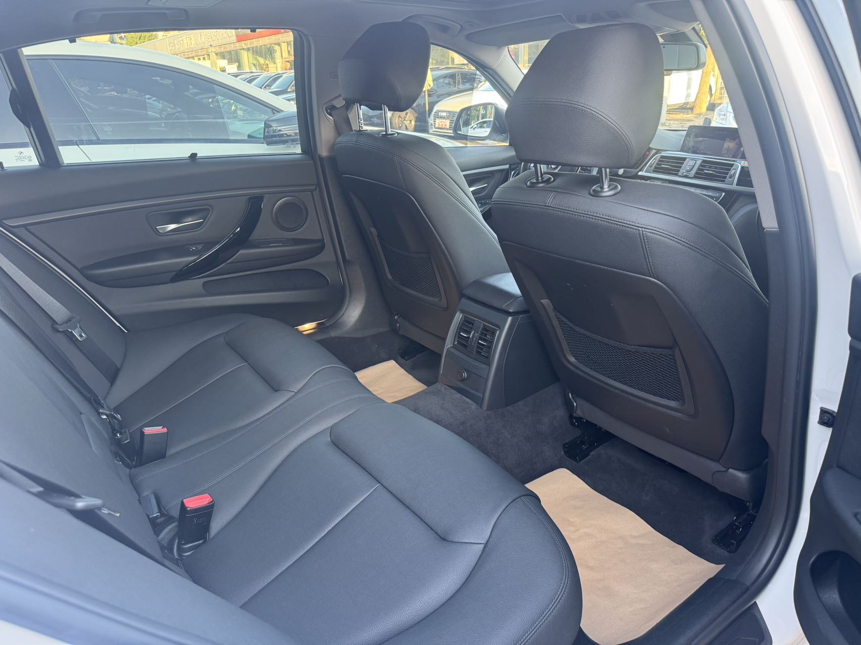 BMW 3 Series 2019 #7 BMW 3 Series 2019 car image #7