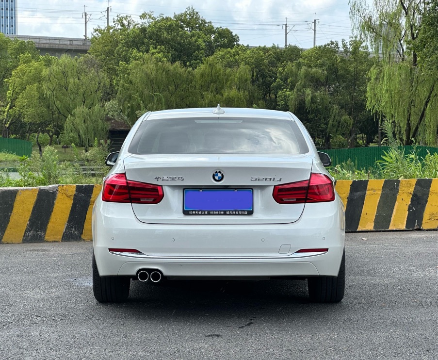 BMW 3 Series 2017 #4 BMW 3 Series 2017 car image #4