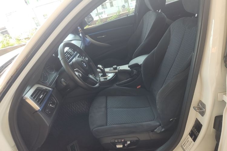 BMW 3 Series 2018 #15 BMW 3 Series 2018 car image #15