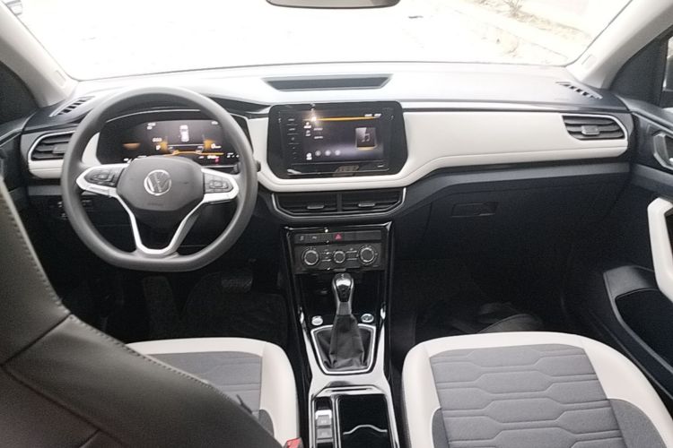Volkswagen Tharu 2024 #10 Volkswagen Tharu 2024 صورة سيارة #10