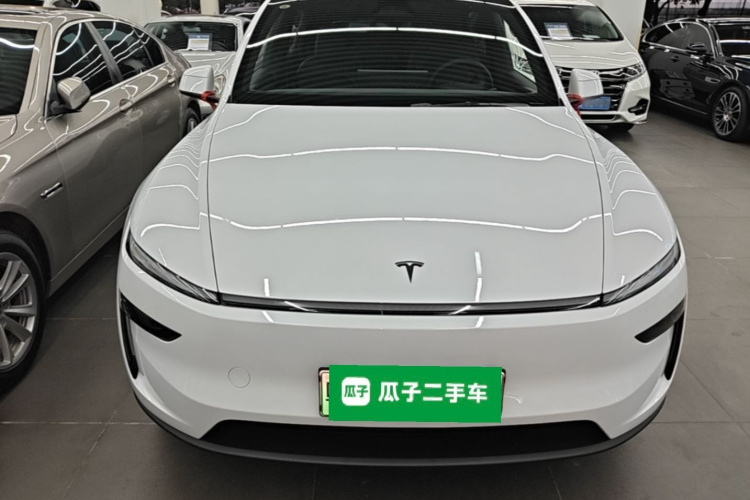 Tesla Model Y 2026 #3 Tesla Model Y 2026 car image #3