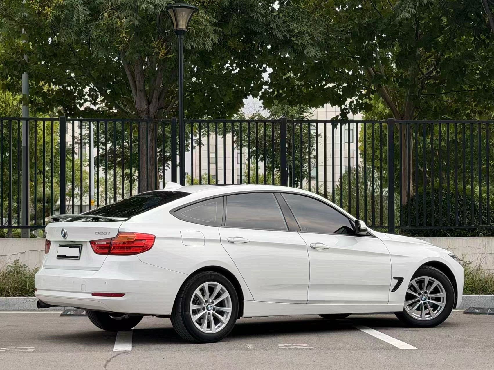 BMW 3 Series GT 2014 изображение автомобиля #2
