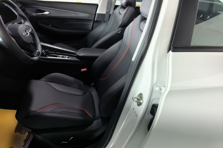 GEELY Binray 2026 #15 GEELY Binray 2026 car image #15