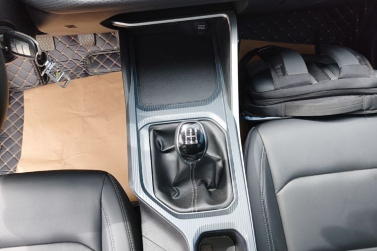 GEELY Emgrand 2025 car image #14