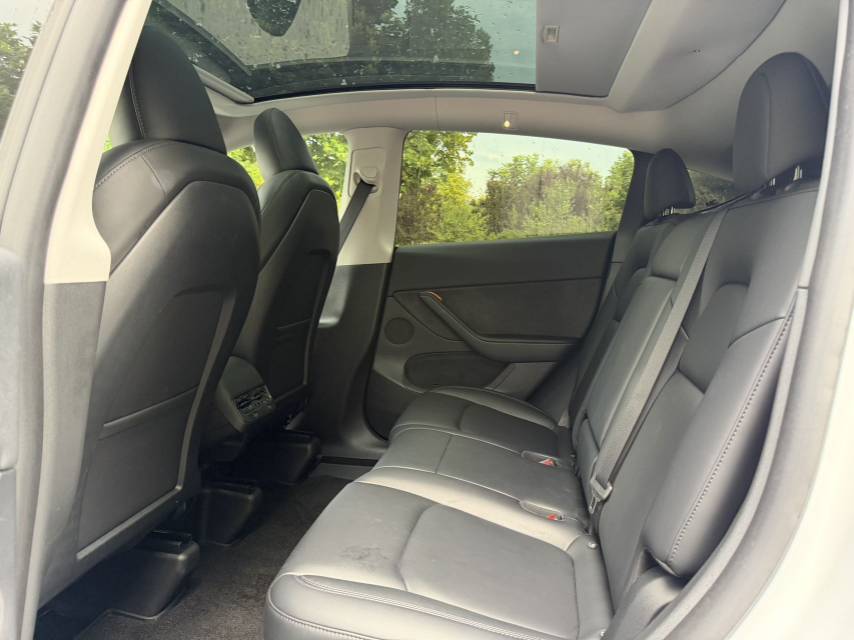 Tesla Model Y 2024 car image #8