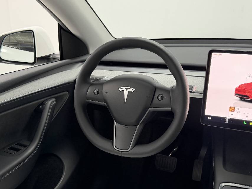 Tesla Model Y 2024 #5 Tesla Model Y 2024 car image #5