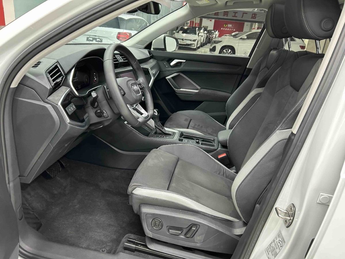 Audi Q3 2023 immagine di auto #3