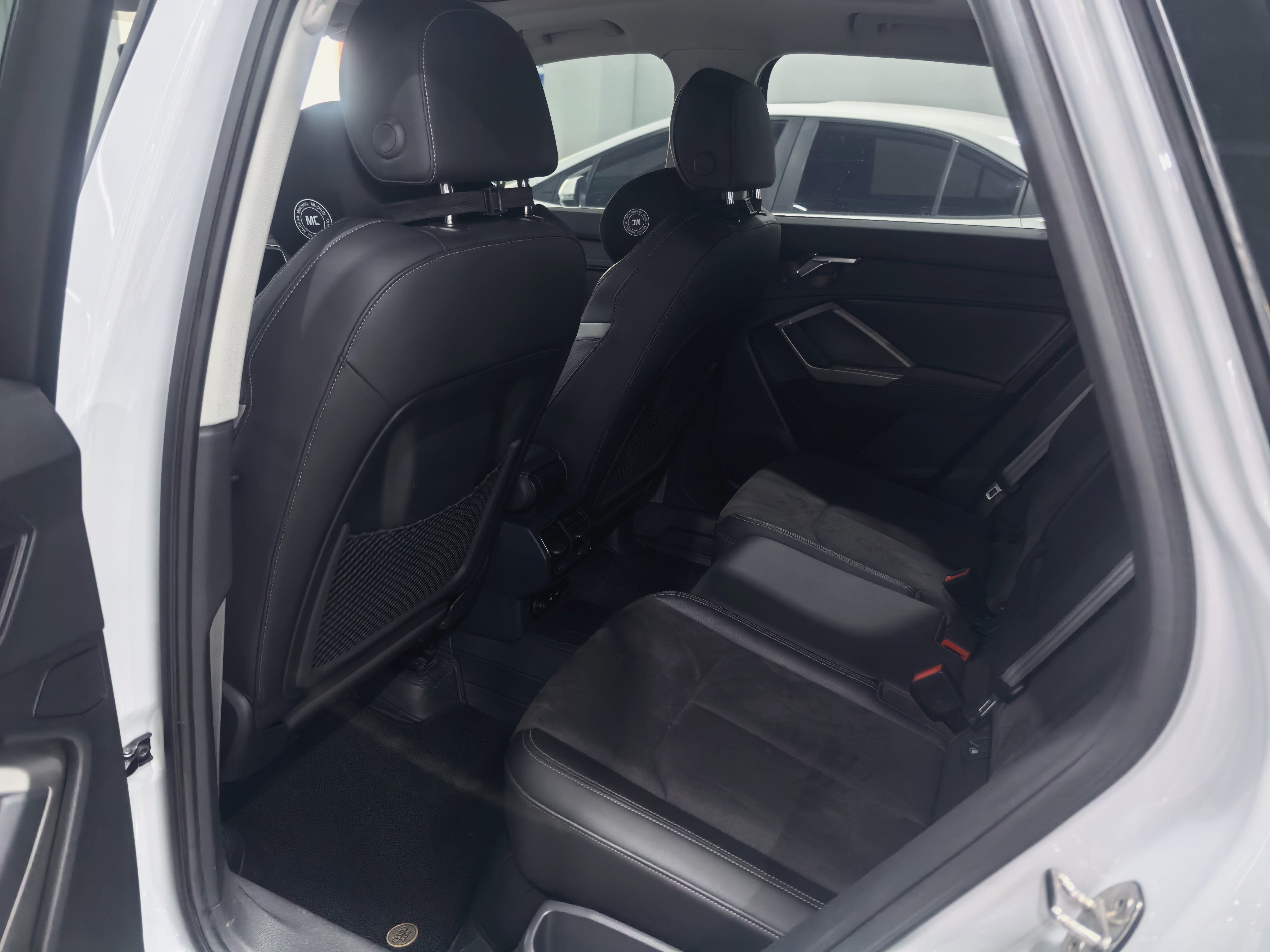 Audi Q3 2022 car image #5