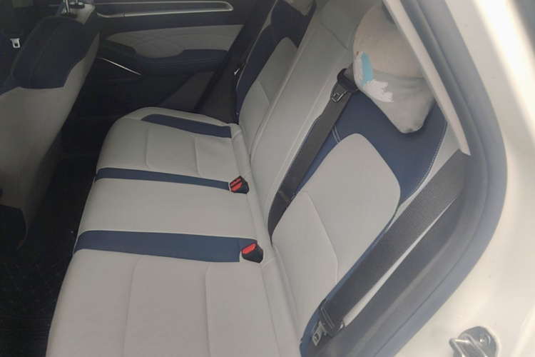 GEELY Emgrand 2022 car image #17