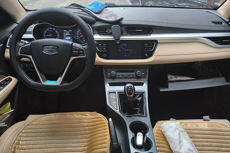 GEELY Emgrand 2019 car image #7