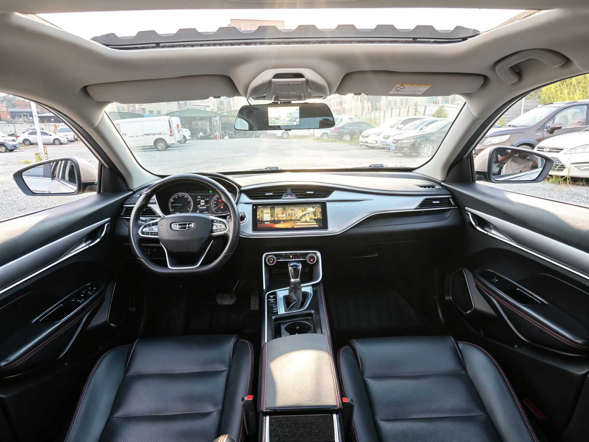 2019 car image #6