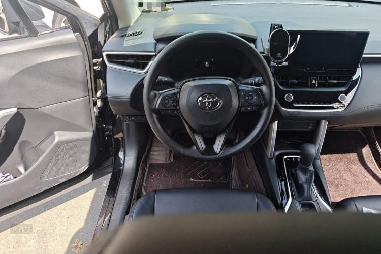 Toyota Corolla Cross 2024 car image #12