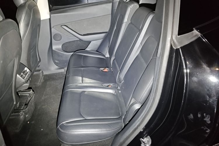 Tesla Model Y 2022 immagine di auto #17