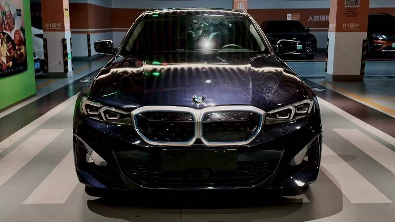 BMW i3 2026 car image #2
