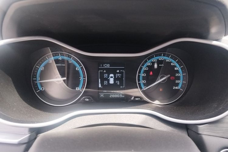 GEELY Emgrand 2021 car image #12