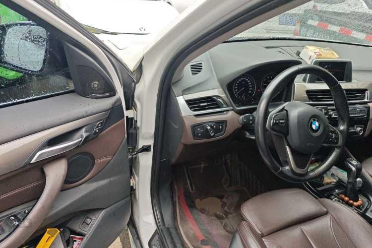 BMW X1 2019 car image #18