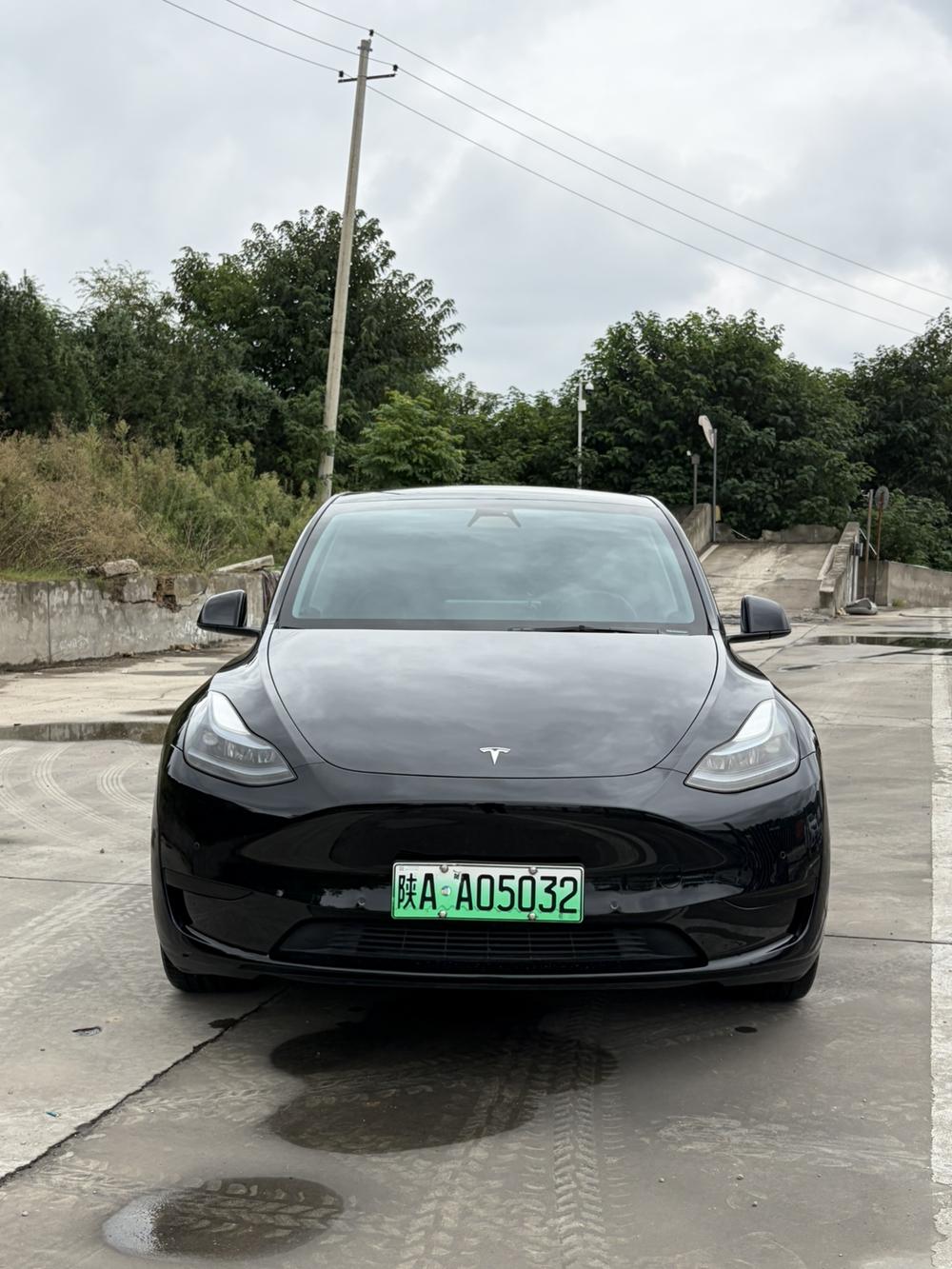 Tesla Model Y 2022 #2 Tesla Model Y 2022 car image #2