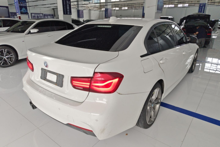 BMW 3 Series 2018 #5 BMW 3 Series 2018 car image #5