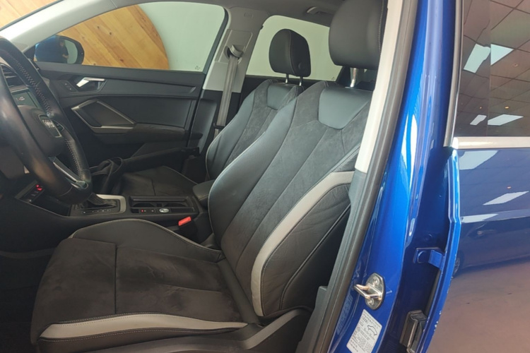 Audi Q3 2019 #15 Audi Q3 2019 car image #15