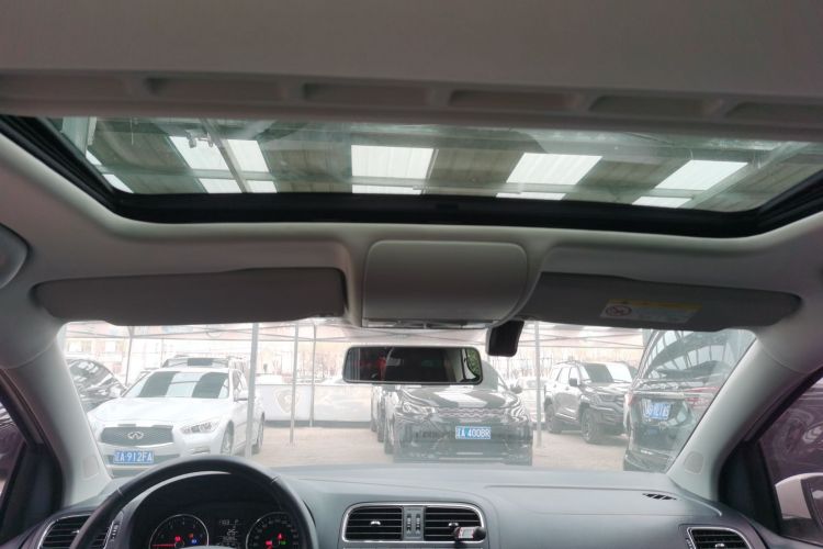 Volkswagen Polo 2018 car image #18