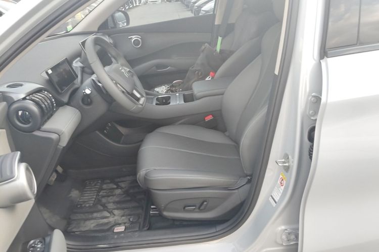 BYD Yuan Plus 2025 immagine di auto #15