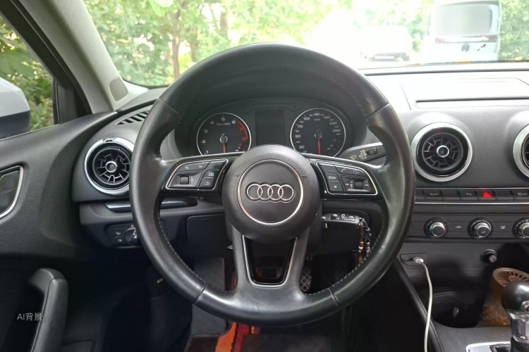 Audi A3 2019 immagine di auto #12