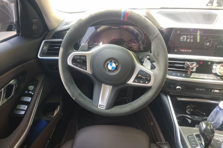 BMW 3 Series 2019 car image #15