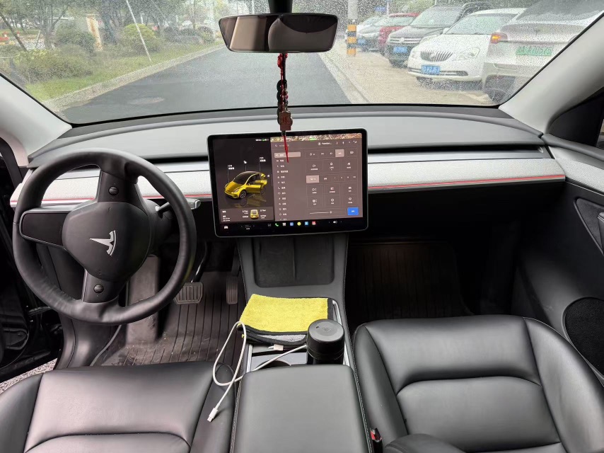 Tesla Model Y 2024 #8 Tesla Model Y 2024 image de voiture #8