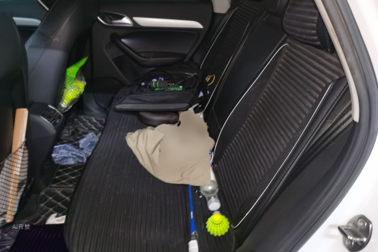 Audi Q3 2019 car image #19
