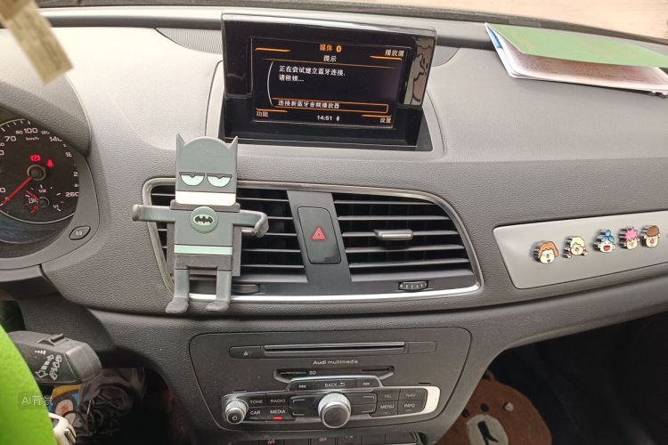 Audi Q3 2017 car image #15