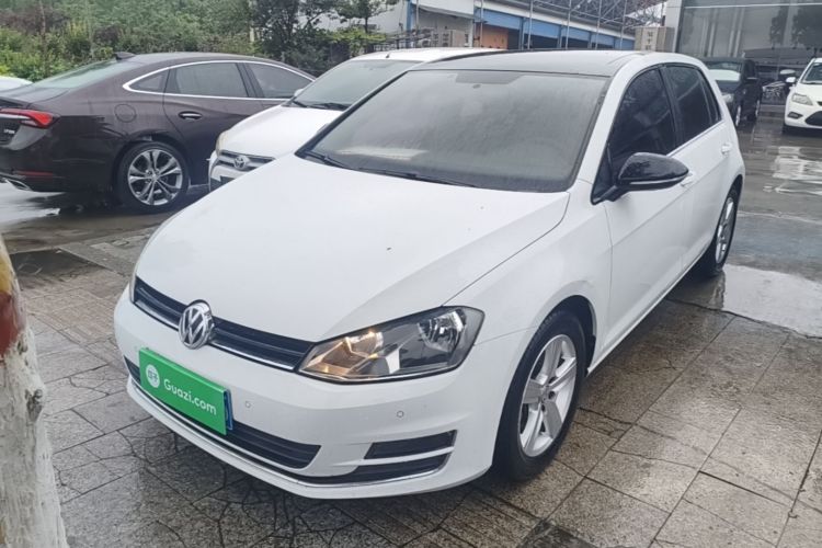 Volkswagen Golf 2017 car image #2