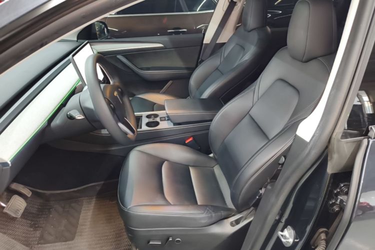 Tesla Model Y 2024 car image #15