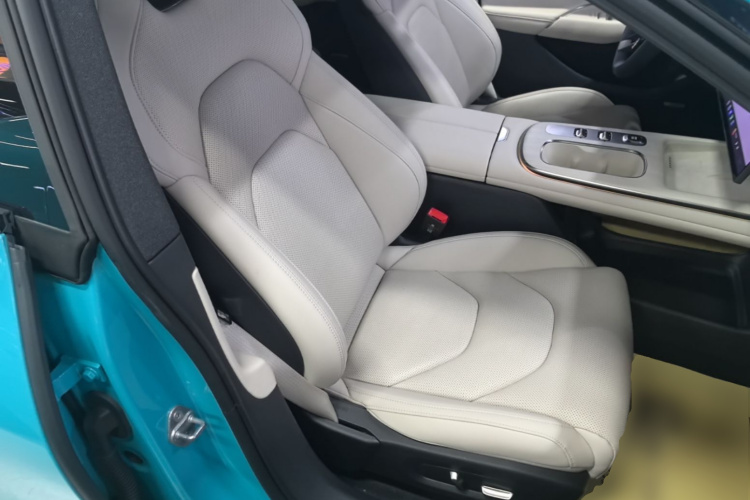 MI SU7 2025 car image #24