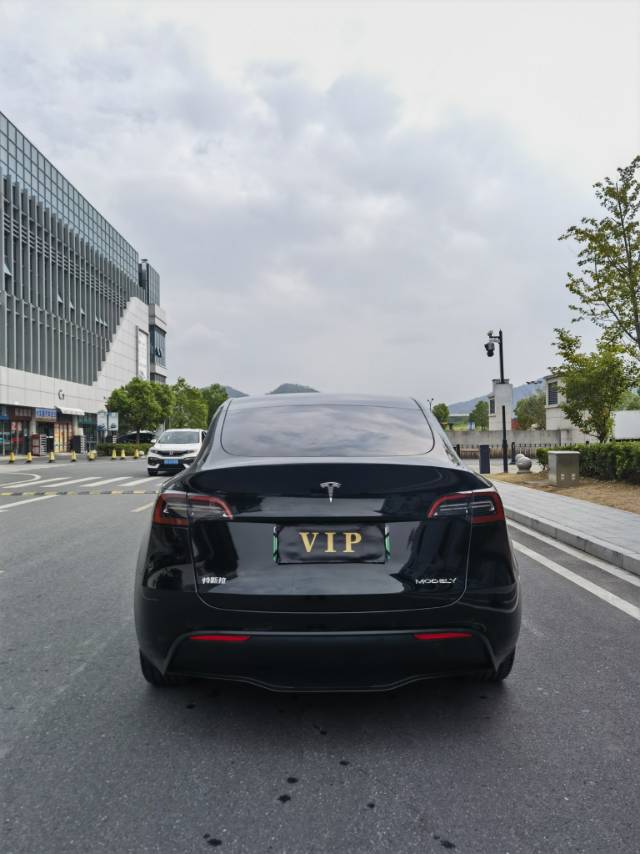 Tesla Model Y 2023 #5 Tesla Model Y 2023 immagine di auto #5