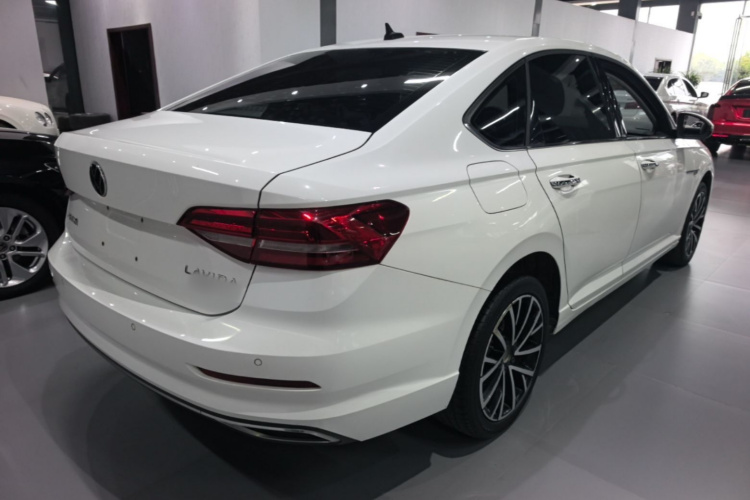 Volkswagen Lavida 2020 car image #7