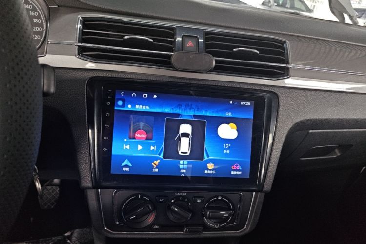 Volkswagen Santana 2018 car image #13