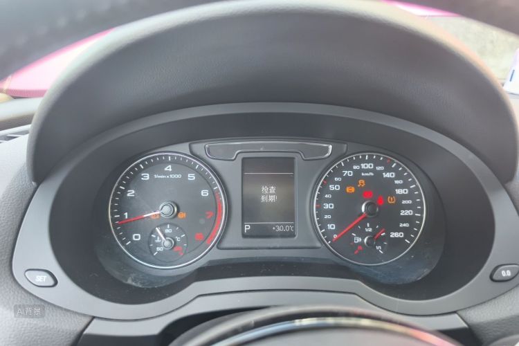 Audi Q3 2017 immagine di auto #13