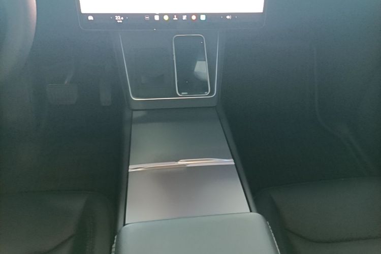 Tesla Model Y 2025 car image #17