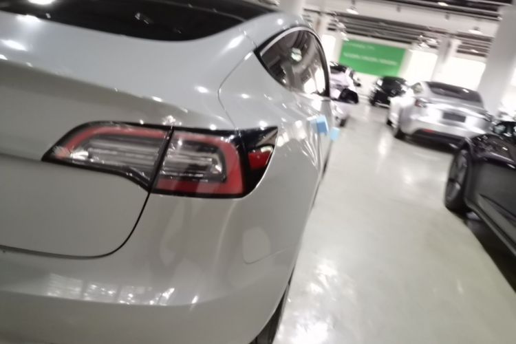 Tesla Model 3 2023 immagine di auto #8