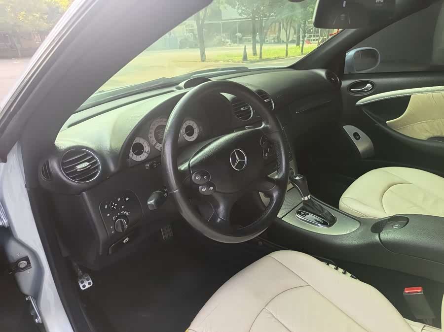 Mercedes-Benz CLK Class 2008 car image #7