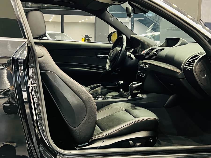 BMW 1 Series M 2012 car image #7