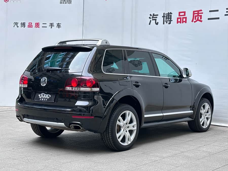 Volkswagen Touareg 2010 immagine di auto #7