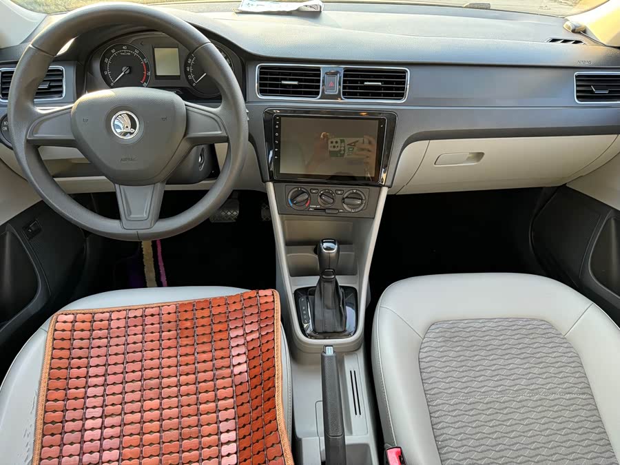 Skoda Rapid 2017 #7 Skoda Rapid 2017 car image #7