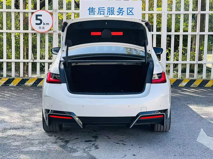 BMW i3 2022 car image #7
