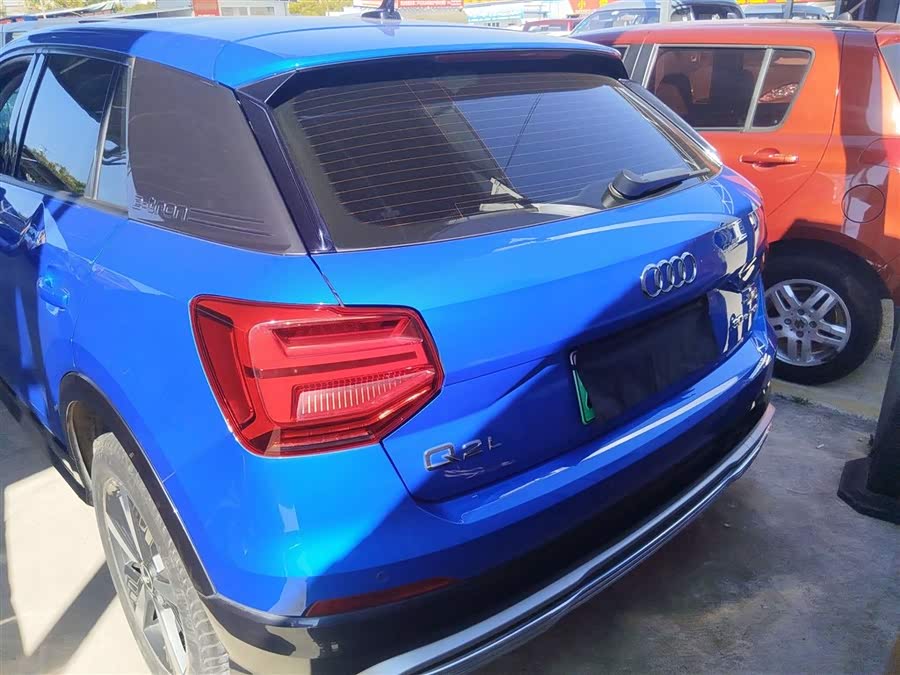 Audi Q2L e-tron 2020 car image #7