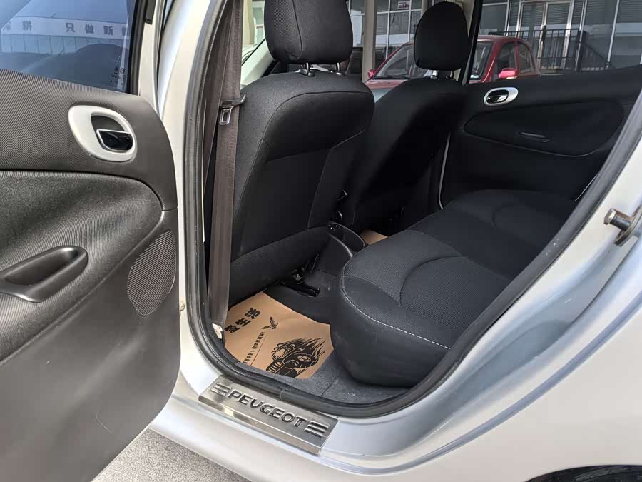 标致 标致207 2010 汽车图片 #7