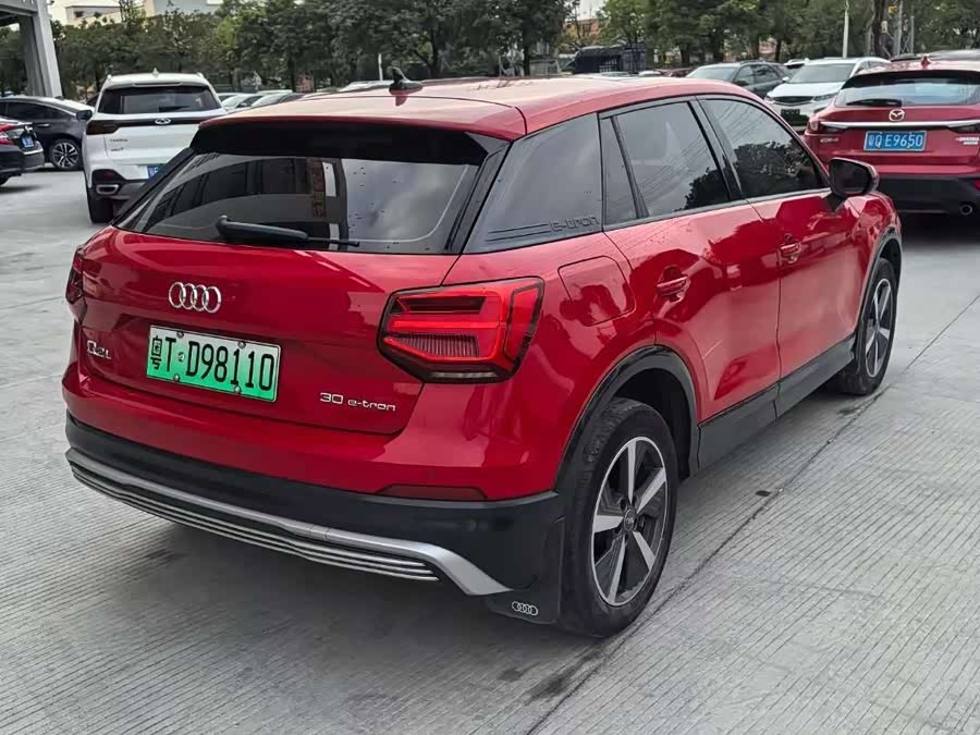 Audi Q2L e-tron 2020 صورة سيارة #7