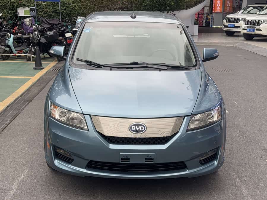 BYD e6 2012 #7 BYD e6 2012 car image #7