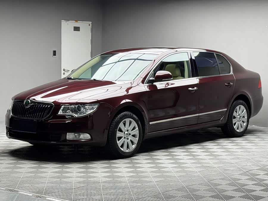 Skoda Superb 2013 car image #7